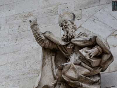...e di San Sabino, poste l� quasi a voler ricordare a tutti il loro secolare �antagonismo�